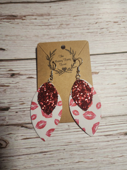 Glam Kisses - Earrings